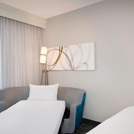 Courtyard By Marriott Savannah Midtown Exterior foto