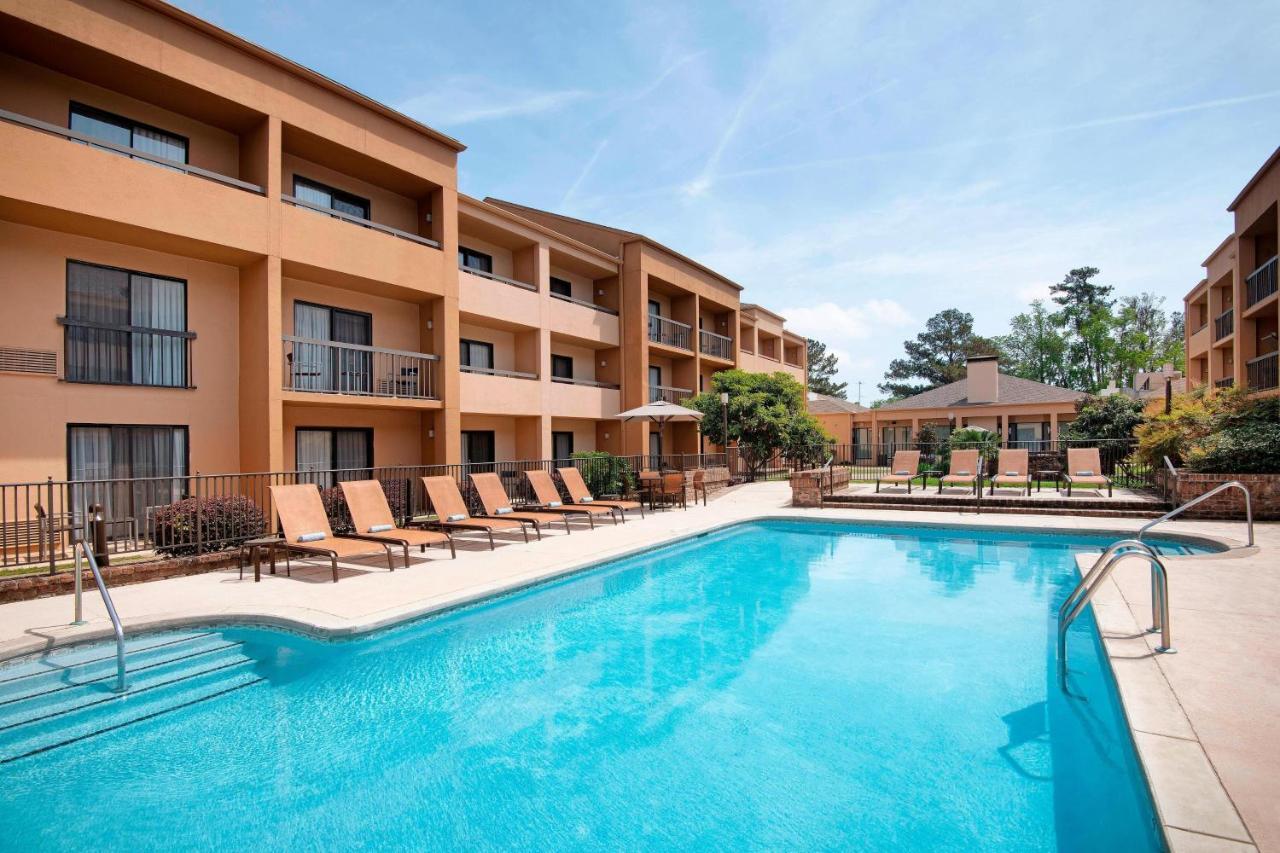 Courtyard By Marriott Savannah Midtown Exterior foto