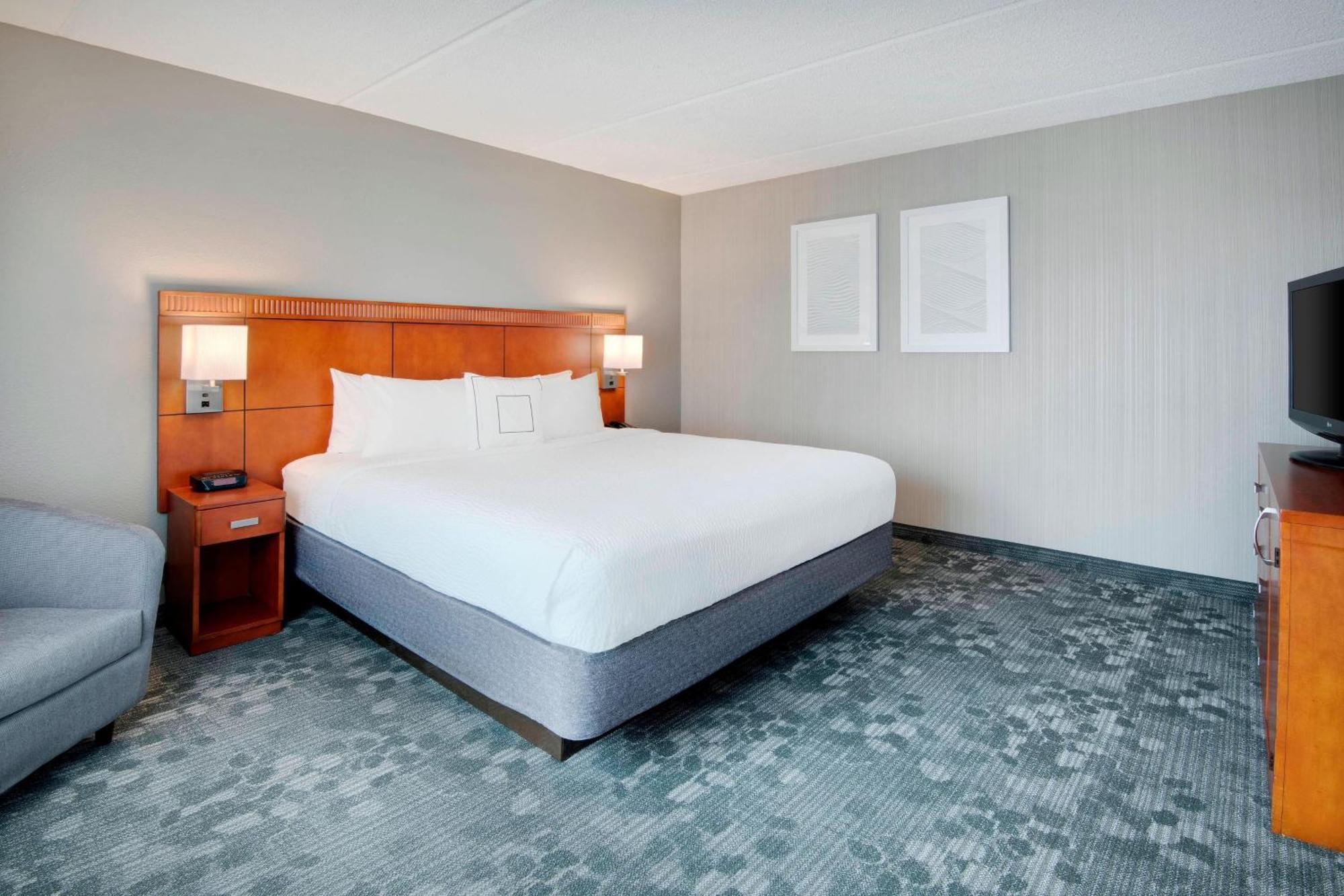 Courtyard By Marriott Savannah Midtown Exterior foto
