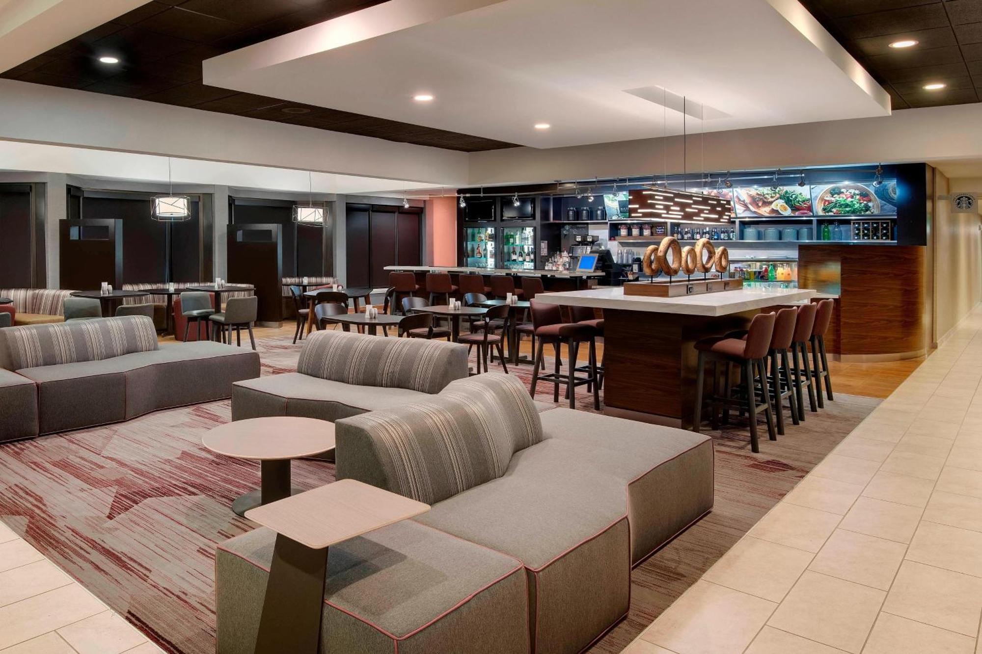 Courtyard By Marriott Savannah Midtown Exterior foto