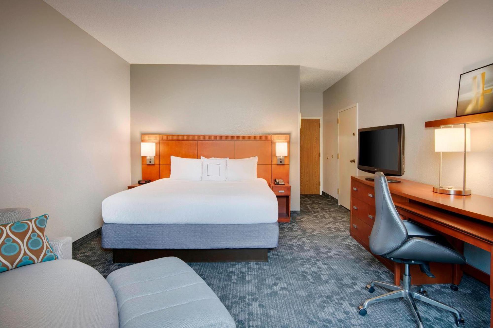 Courtyard By Marriott Savannah Midtown Exterior foto