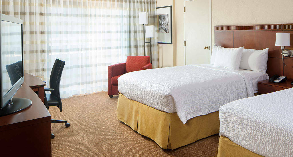 Courtyard By Marriott Savannah Midtown Exterior foto
